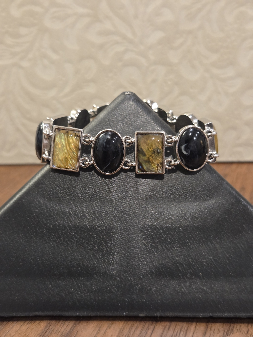 Lia Sophia Black and Gold Tone Stone Link Bracelet